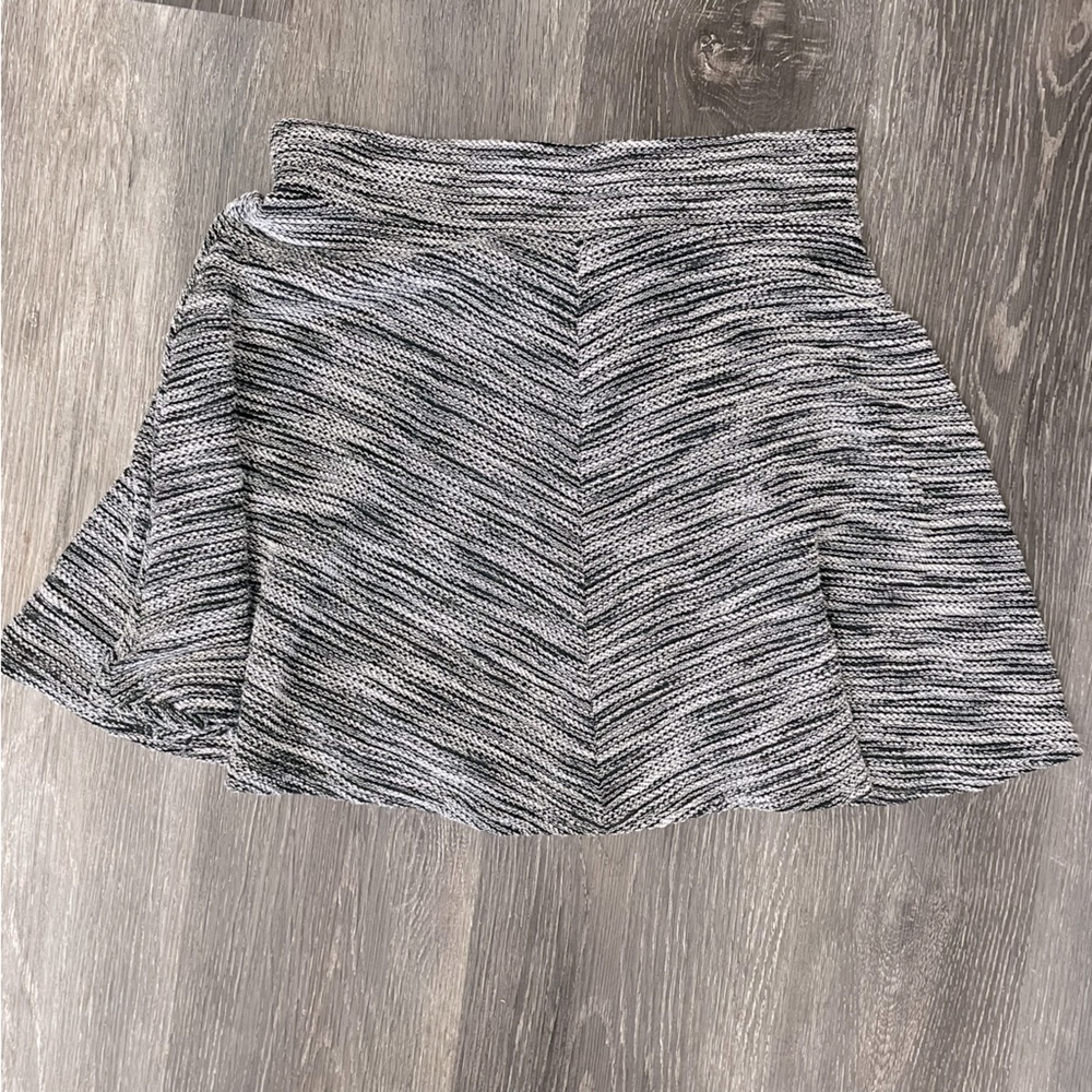 Divided H&M herringbone circle skirt size M great condition - Picture 2 of 4